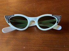 Vintage FG Foster Grant Cat Eye White With Biack Rhinestone Sunglasses USA
