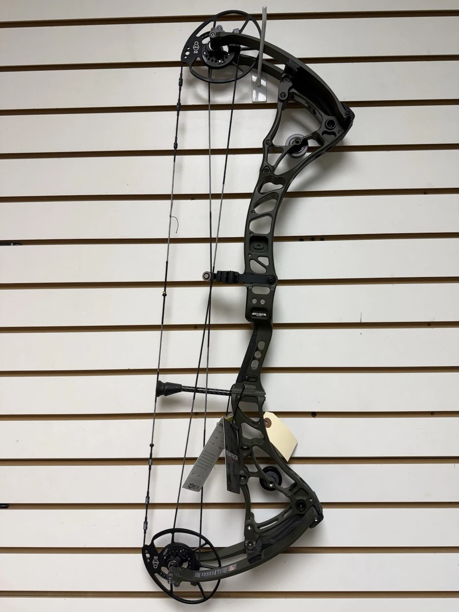 Arc à Poulie Bowtech CP28 24,5-30 - Droitier / 60 Lbs Subalpine Item 12553067