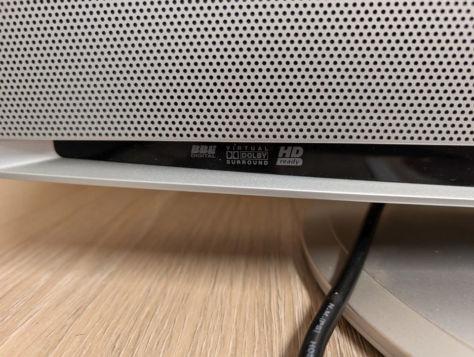 Sony Bravia KDL-S26A12U 720p HD LCD Television With Manual & Remote Tested - Image 2 of 4