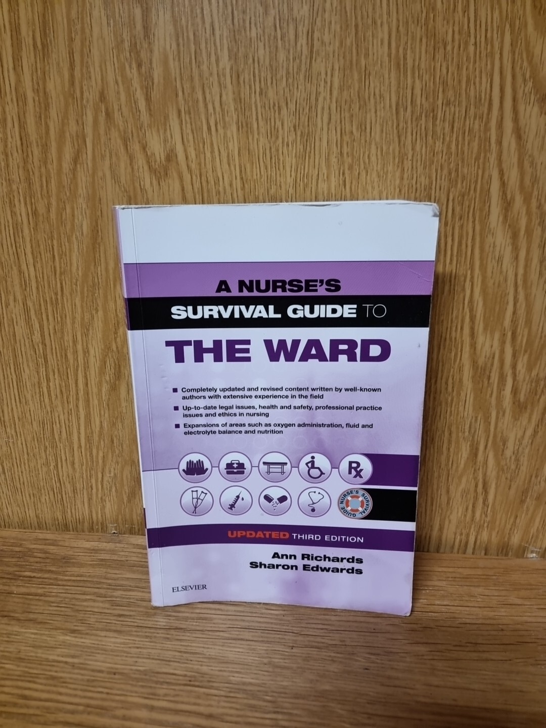 A Nurse's Survival Guide to the Ward, Ann & Sharon Edwards, (29a)