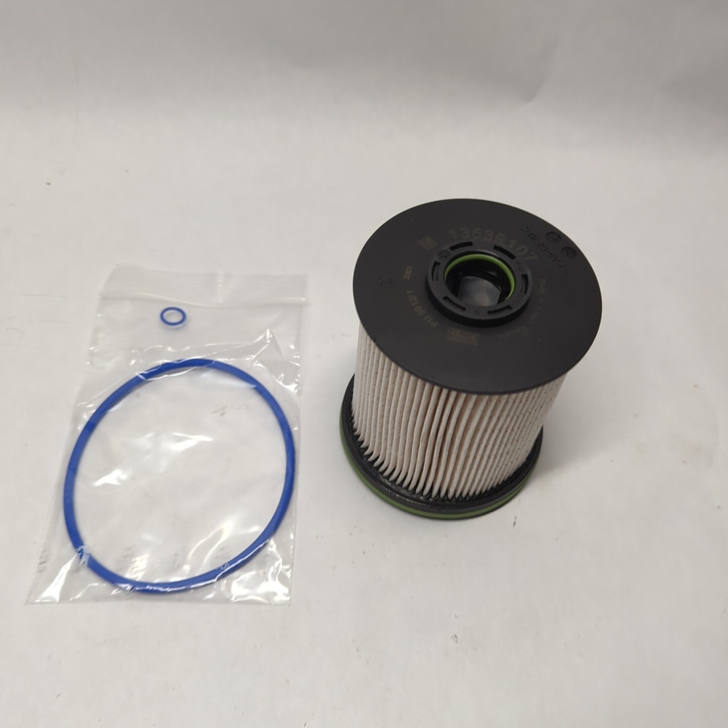 NEW 13539108 Genuine GM Fuel Filter Chevy Silverado/Sierra 1500 (SHIPS