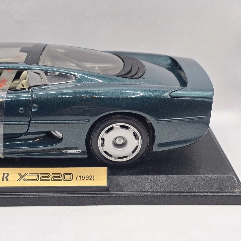Jaguar XJ220 1992 1/18 Maisto Foto 3 de 4