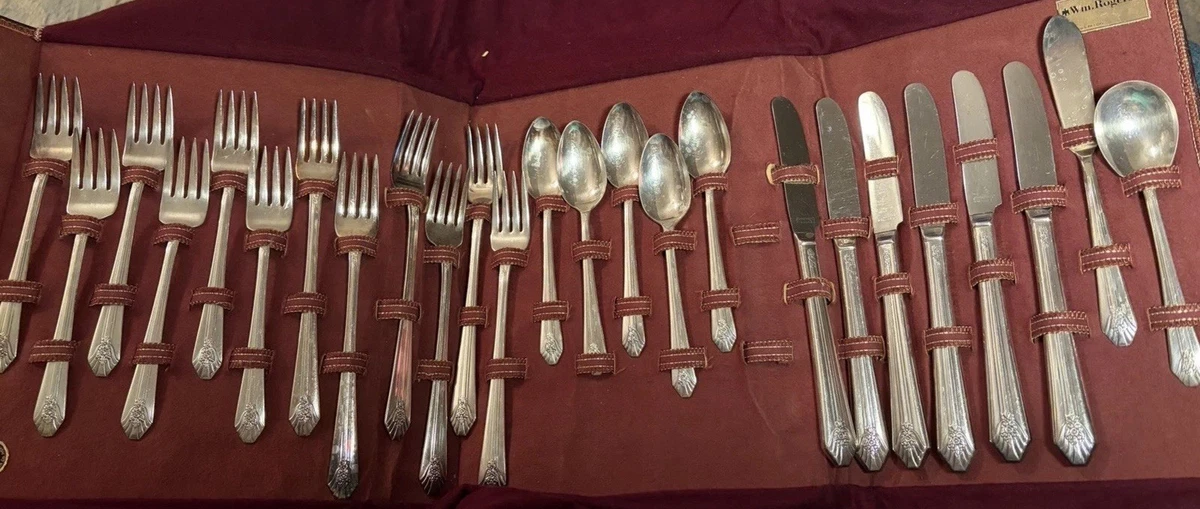 25+ Wm. Rogers & Son Antique US Silver-Plated Flatware Sets for