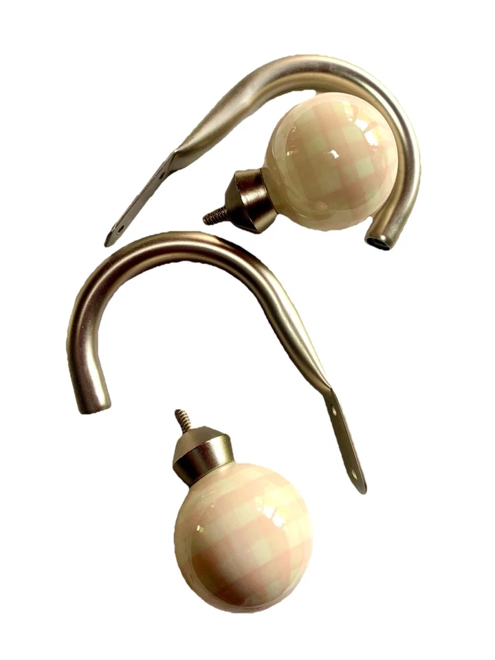 "Par de remates de cortina de cerámica de guinga rosa suave para niños Pottery Barn" Foto 2 de 4