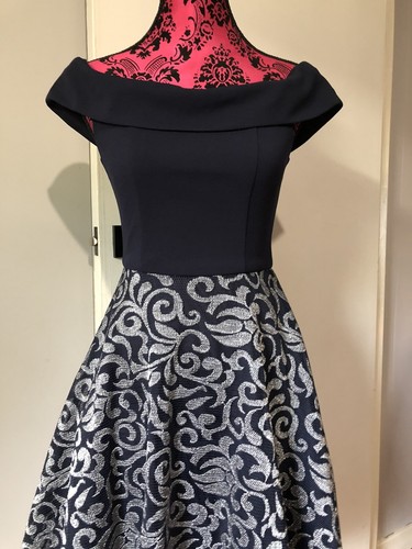 Review 8 Dress Fit Flare Navy Contrast Mesh Silver Print Collared Boat Neckline - Picture 3 of 16