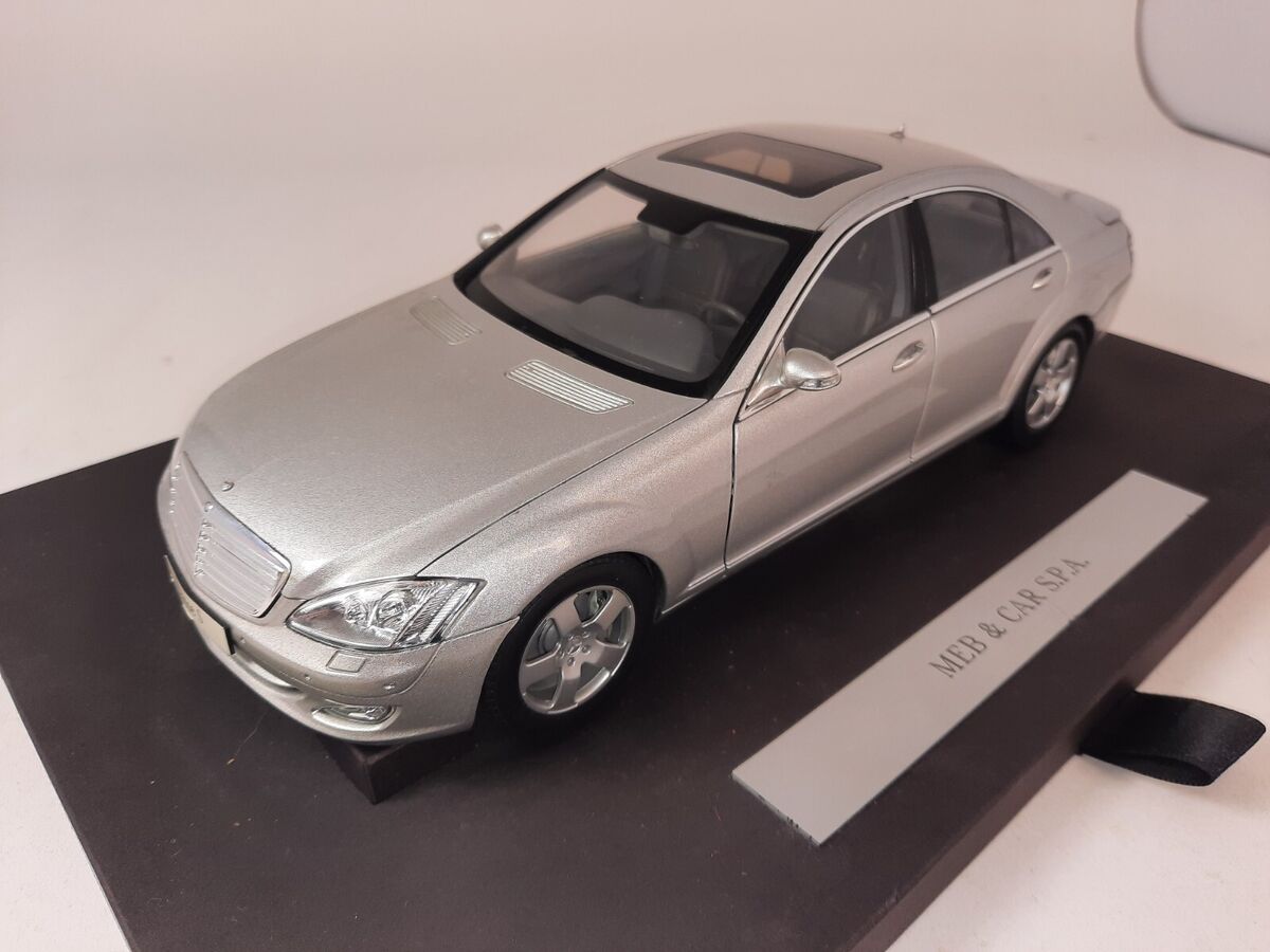 Autoart Mercedes Benz Class S W221 500 L Silver 2005 Autoart Mercedes Benz Class S W221 500 L Silver 2005