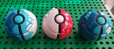 lot #131-  5 pokemon items clip & go belt, 3 empty balls