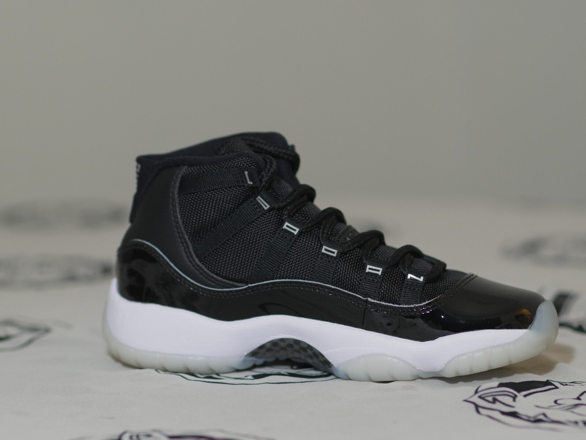 Air Jordan 11 Retro ブラック/ホワイト 7Y & 6C Air Jordan 11 Retro ブラック/ホワイト 7Y & 6C