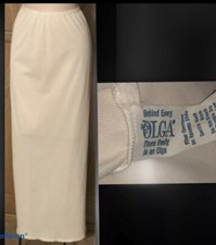 VINTAGE OLGA CREAM LONG NYLON HALF SLIP W/ BACK SLIT sz P / S