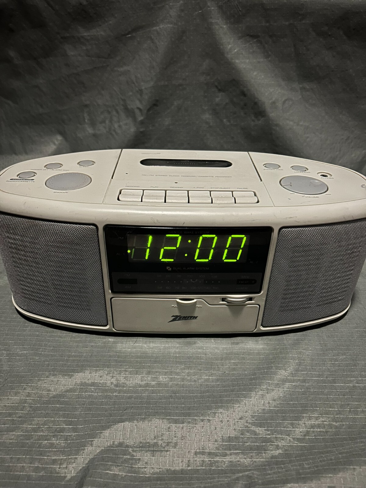 Zenith Dual Alarm Receiver AM FM Cassette Player Model ZG320G Stereo