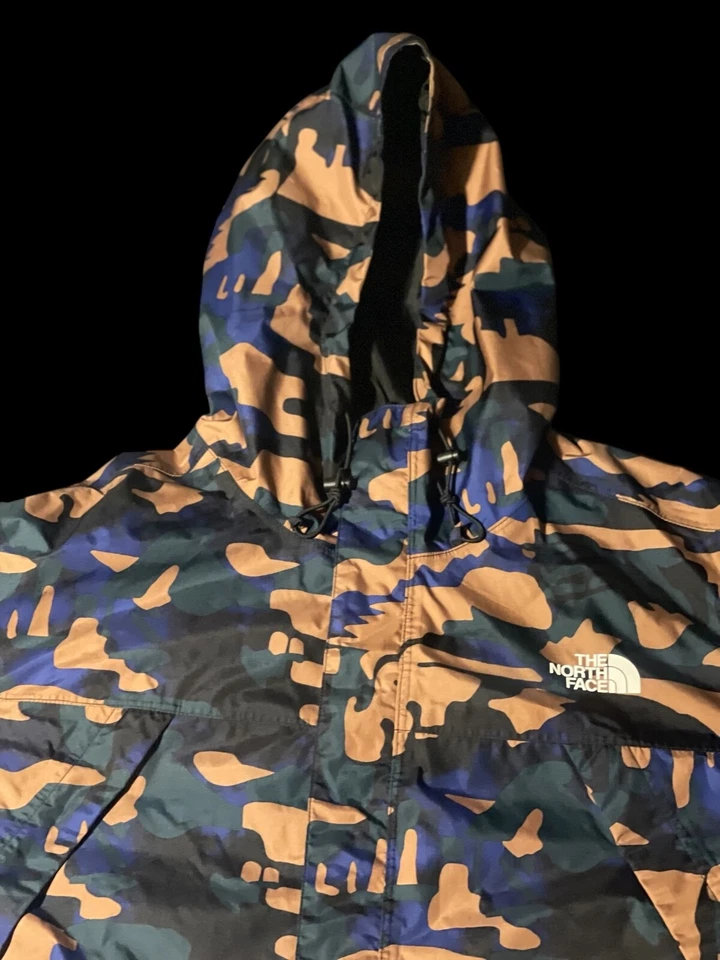 Chaqueta de lluvia camuflada The North Face XXL para hombre Foto 2 de 4
