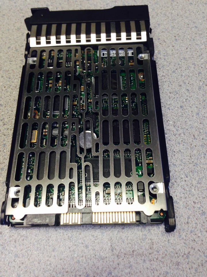 IBM eServer xSeries 73GB 10K 2.5" SAS Hard Drive SFF HDD ST973402SS 26K5779 - Image 3 of 3