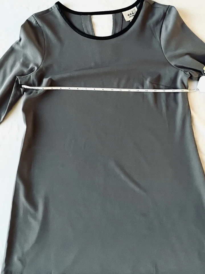 Vestido gris ECI con ribete de cuero sintético talla M Foto 3 de 4