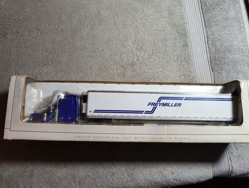 Fremiller Peterbilt 379 Van Trailer 32893 1:64 Toy collector Club - Picture 4 of 5