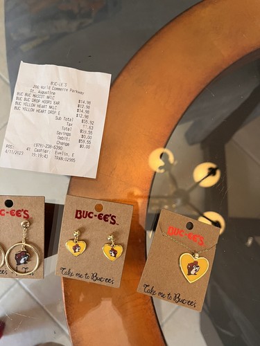 Buc-ee's 4 Piece Lot Of Brand New Jewelry/ Earings/necklaces Super Nice Lot - Picture 3 of 8