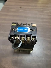 Sylvania 30 Amp Contactor T77U021 Joslyn Clark *Chipped Corner *