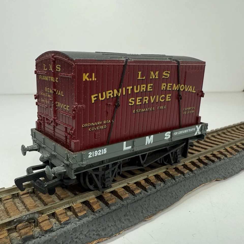 OO Scale Mainline Railways 1 Plank Wagon LMS Furniture Container 37433 - Image 2 of 4