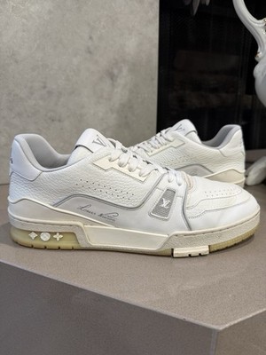 LOUIS VUITTON ホワイト ロゴスニーカー Louis Vuitton White Signature Logo Trainer Sneakers - Size LV 9