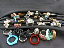 job lot vintage to now of 30 x assorted costume jewellery rings k,l,m,n,o,sizes