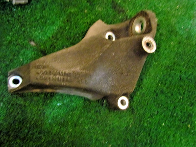 2001 Audi A8L D2 LH Driver Transmission Bracket