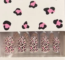 Red Aspen Press On Medium Round Pippa In Pink Leopard 🐆 🩷