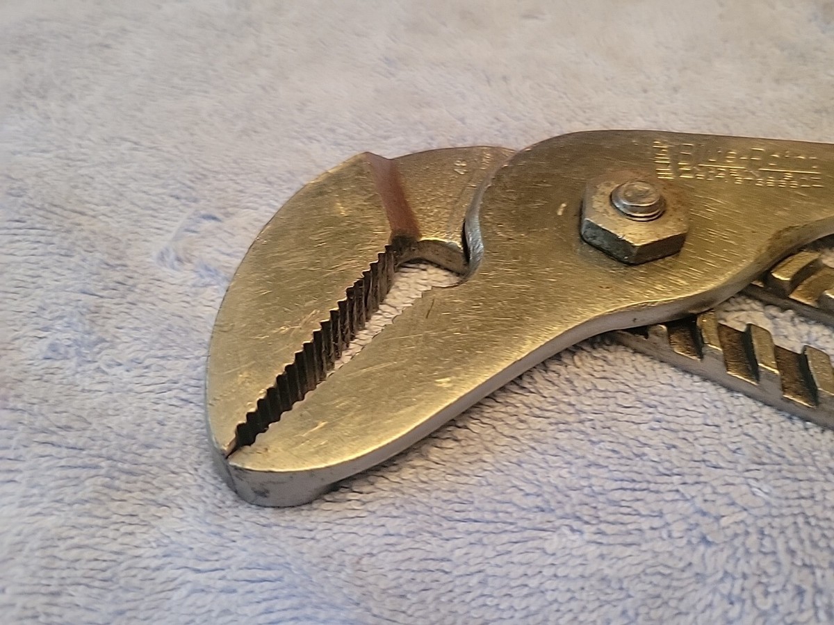 オールド　アダーチGleatest Plaueキュー？ Amazon.com: For C7 Corvette OEM Touch-Up Quality Paint