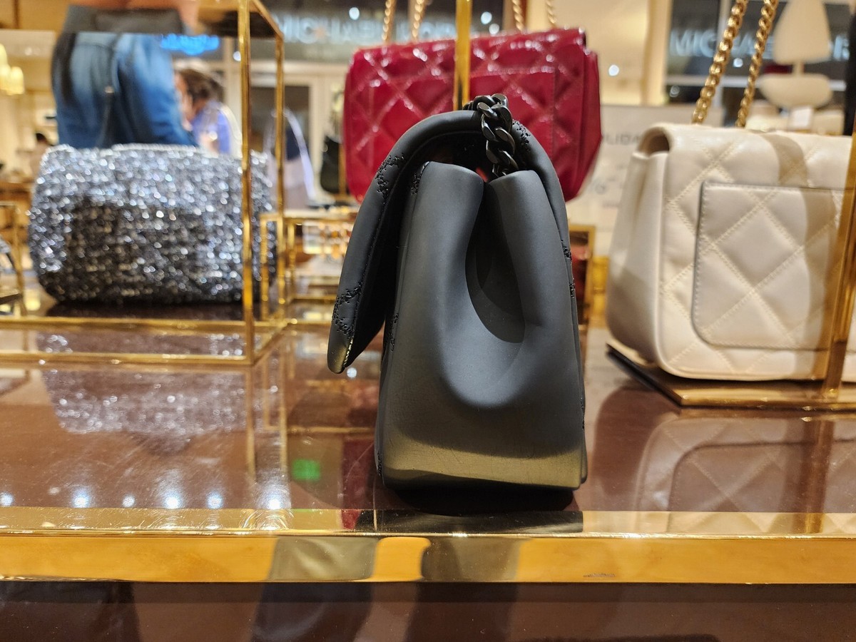 トリーバーチ WILLA ウィラ MATTE BARREL CROSSBODY Tory Burch WILLA Matte Black Small Shoulder Bag Crossbody Purse