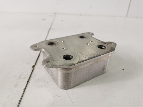 Original Audi Q2 81A Golf 7 Passat 3G Ölkühler Kühler 04E117021K