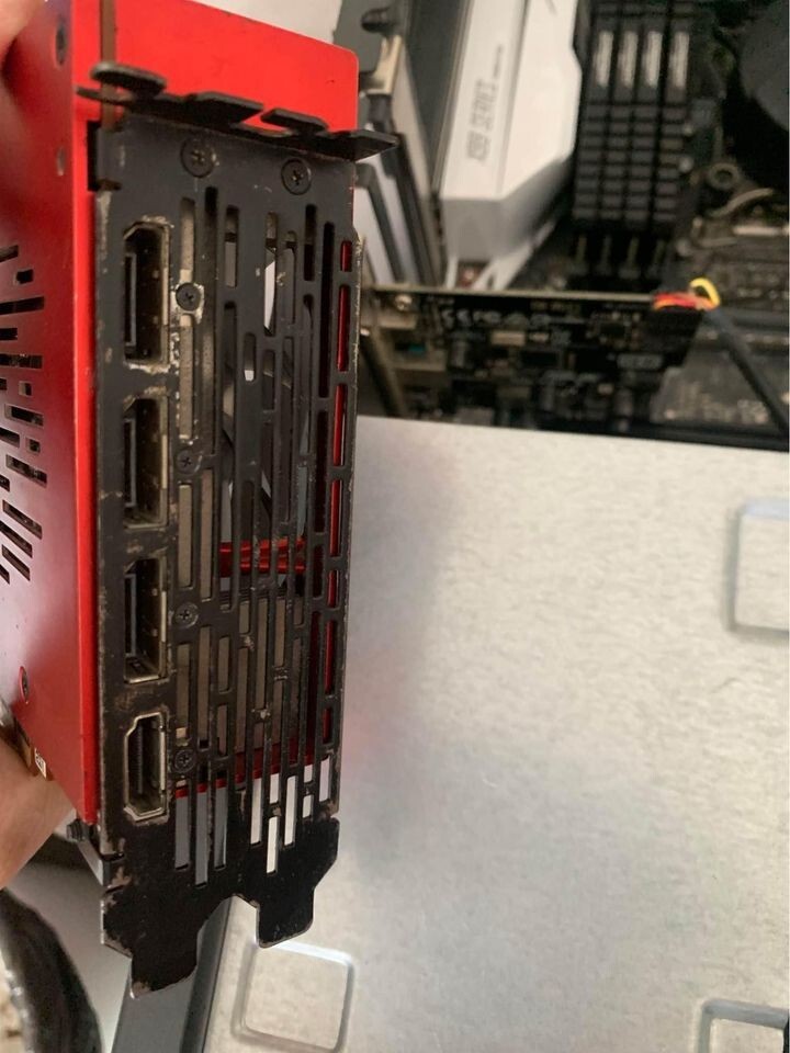 AMD Radeon VII 50th Anniversary 限定モデル Looks even better in person [50th Anniversary Radeon VII] : r/Amd