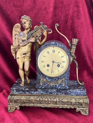 Antike französische Ormolu & Marmor Frost Manteluhr mit Cherub Figur