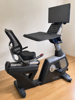 MAXXUS 90R PRO Liegeergometer mit ASUS Monitor und Ablage Entertainment Umbau