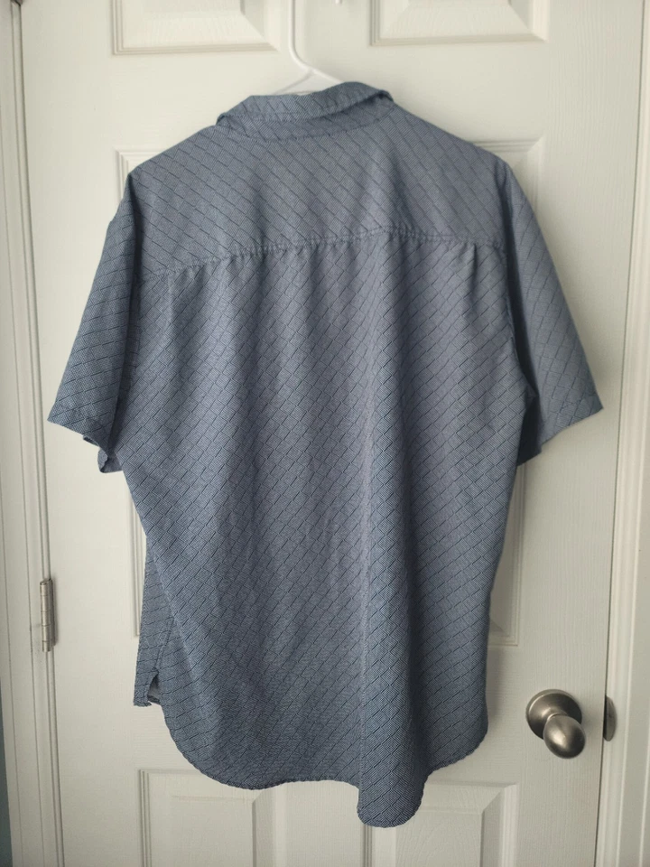 Free Planet Men XL Short Sleeve Button Up Shirt Casual Geo Pattern W/Pockets  - Image 2 of 4