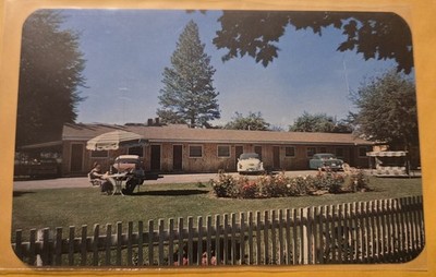 Hupp Motel Sandpoint Idaho ID Roadside Vintage Postcard FK1 