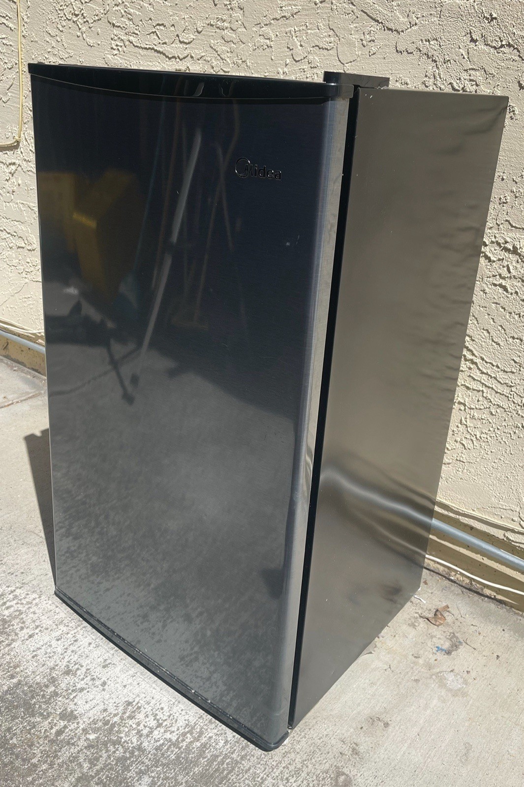 3.2 cu ft mini fridge refrigerator excellent