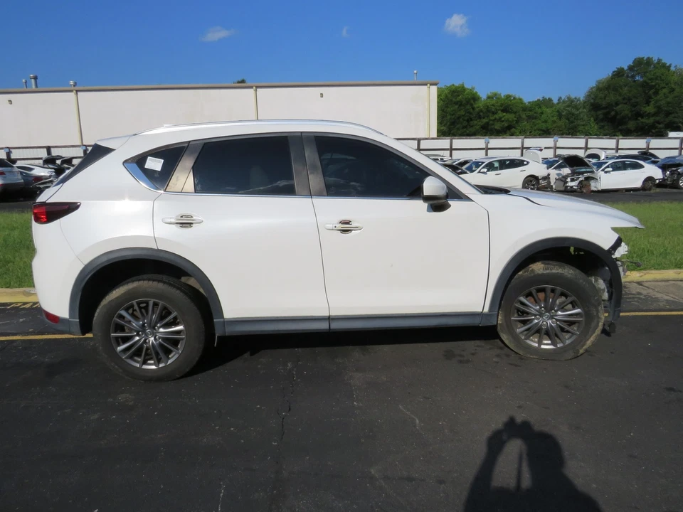 Mazda CX5 2017 cabina caja de fusibles Foto 4 de 4