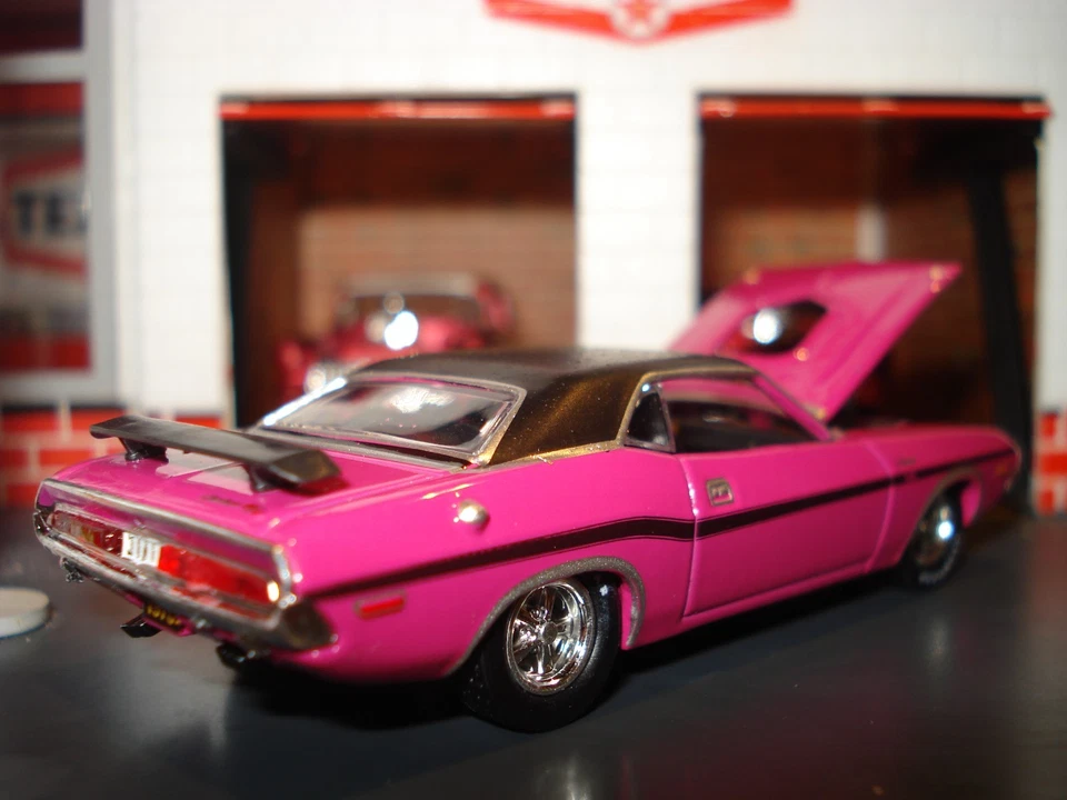 1970 DODGE CHALLENGER R/T 426 LIMITED EDITION 1/64 PANTHER PINK M2 1970'S MUSCLE - Image 3 of 4