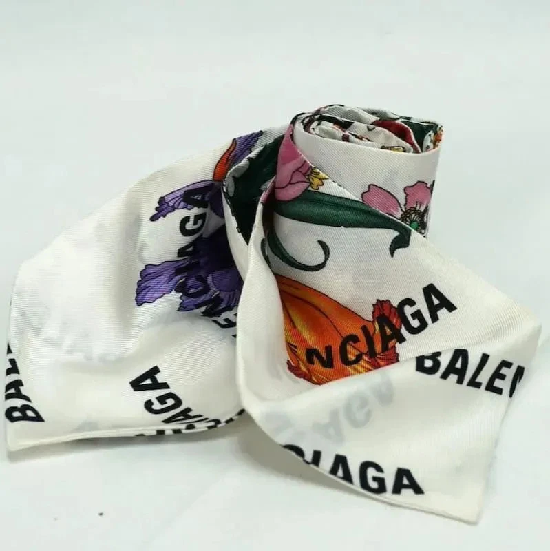 GUCCI x Balenciaga nœud papillon en soie à fleurs écharpe blanche collaboration rare sans étiquettes
