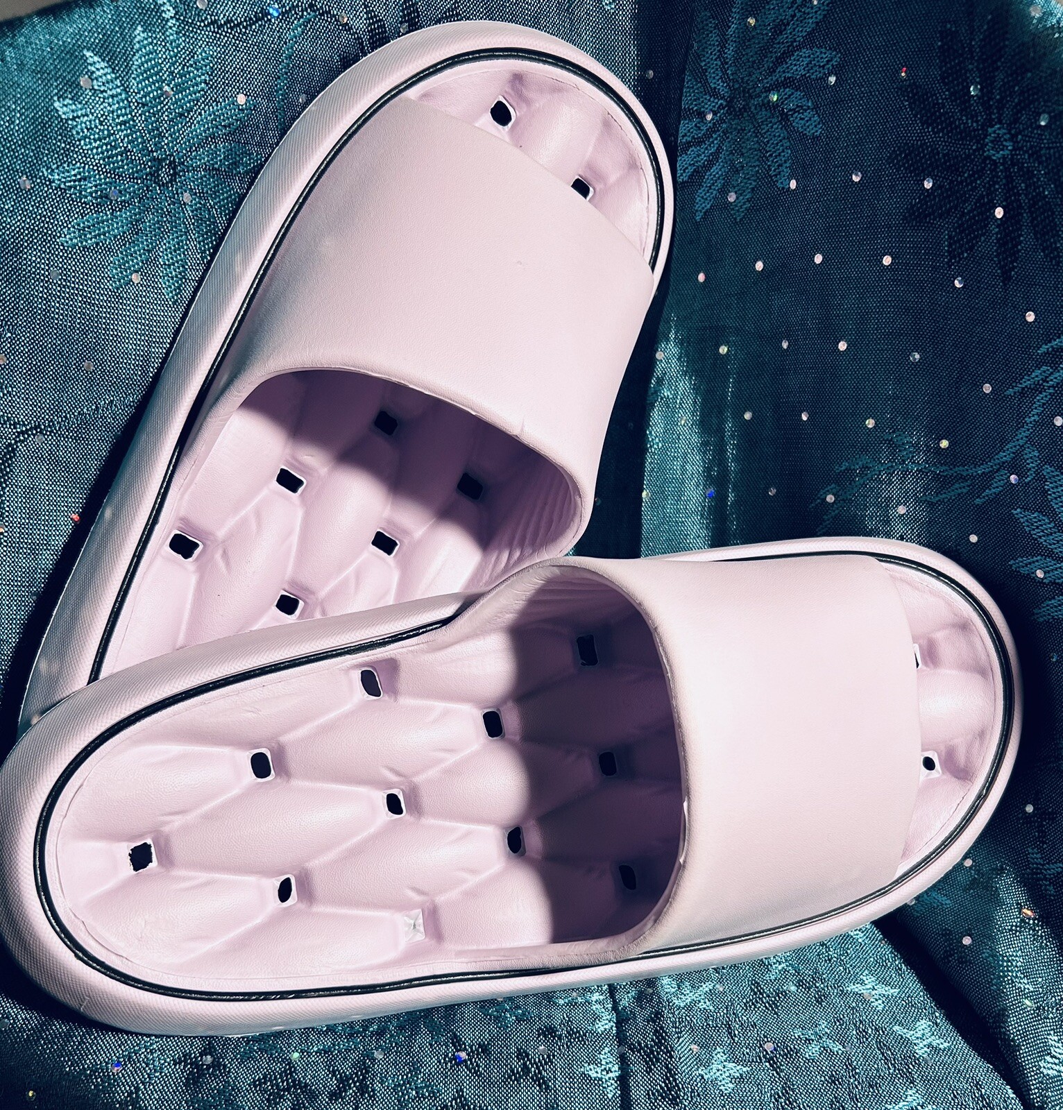 Slippers Quick Dry Slides Women’s Size 9.5 - 10 Soft Lavender New Without Box-image