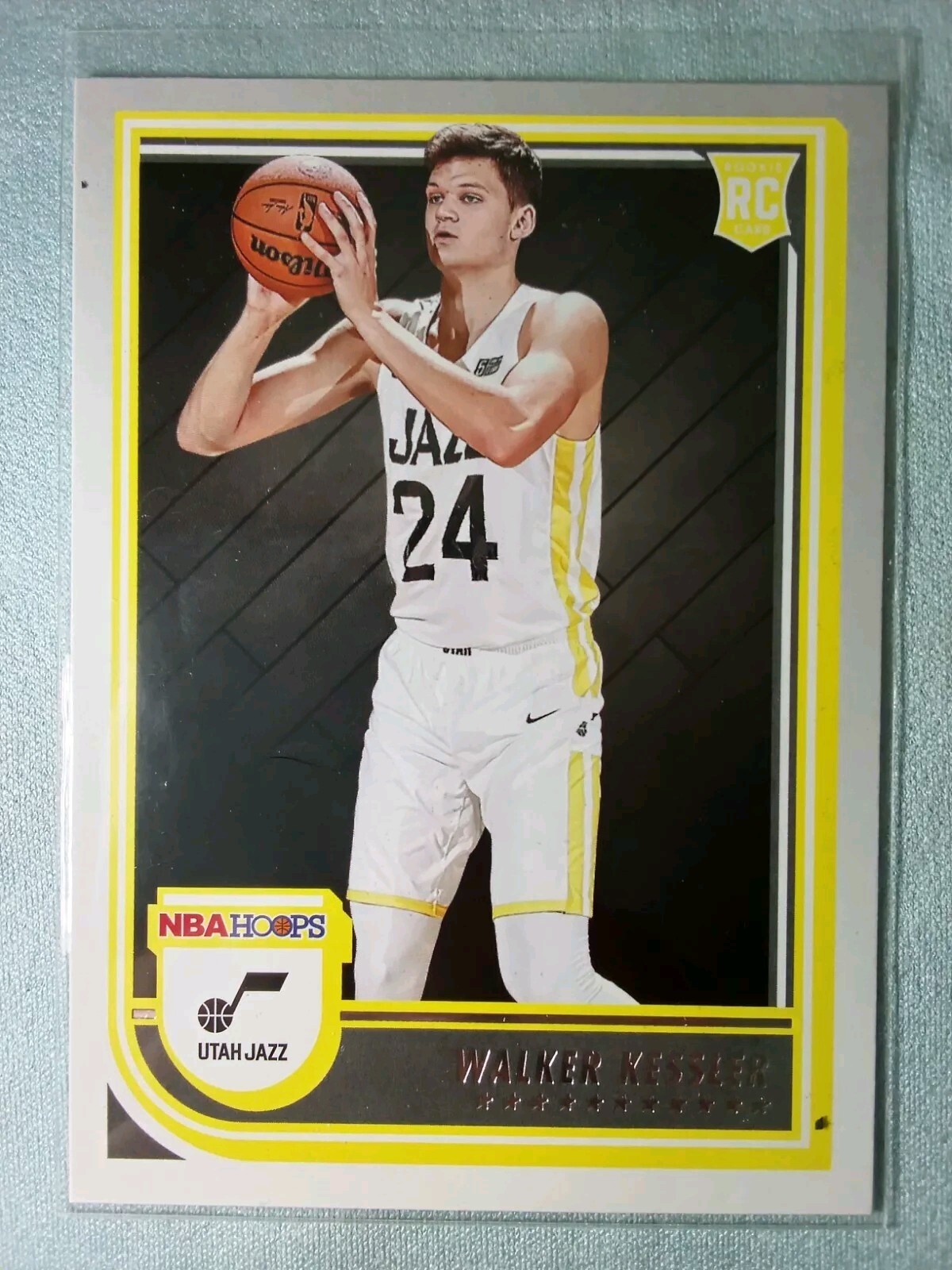 2022-23 Panini NBA Hoops - Rookies #252 Walker Kessler (RC)