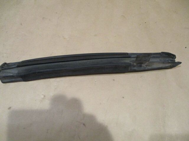 Ferrari 348, 355 Spider - RH Front Roof Rubber/Gasket - P/N 63633000
