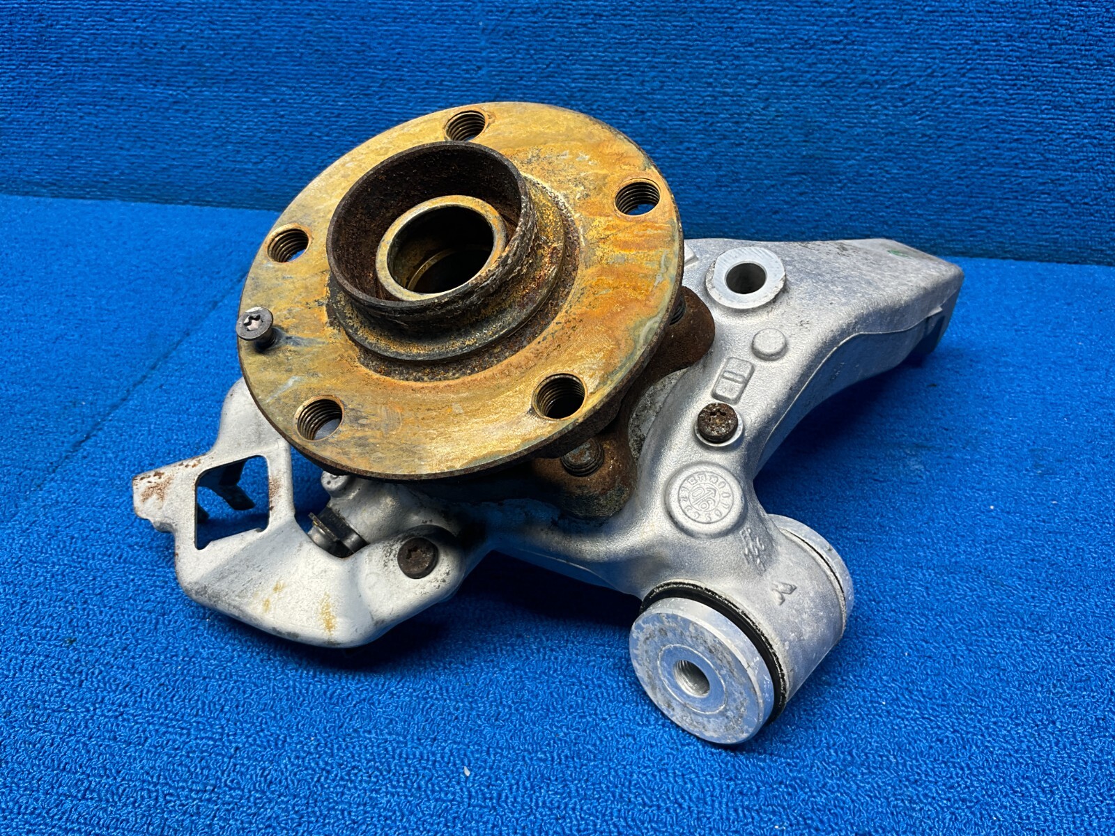 2006 - 2012 BENTLEY CONTINENTAL GTC REAR LEFT SPINDLE KNUCKLE OEM