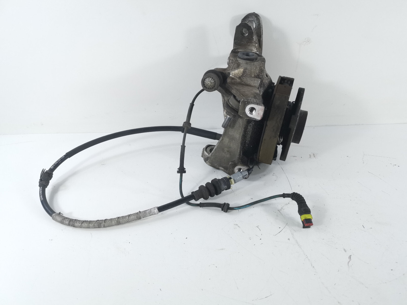11-19 Maserati GranTurismo S M145 Rear Right Side Spindle Knuckle Hub OEM