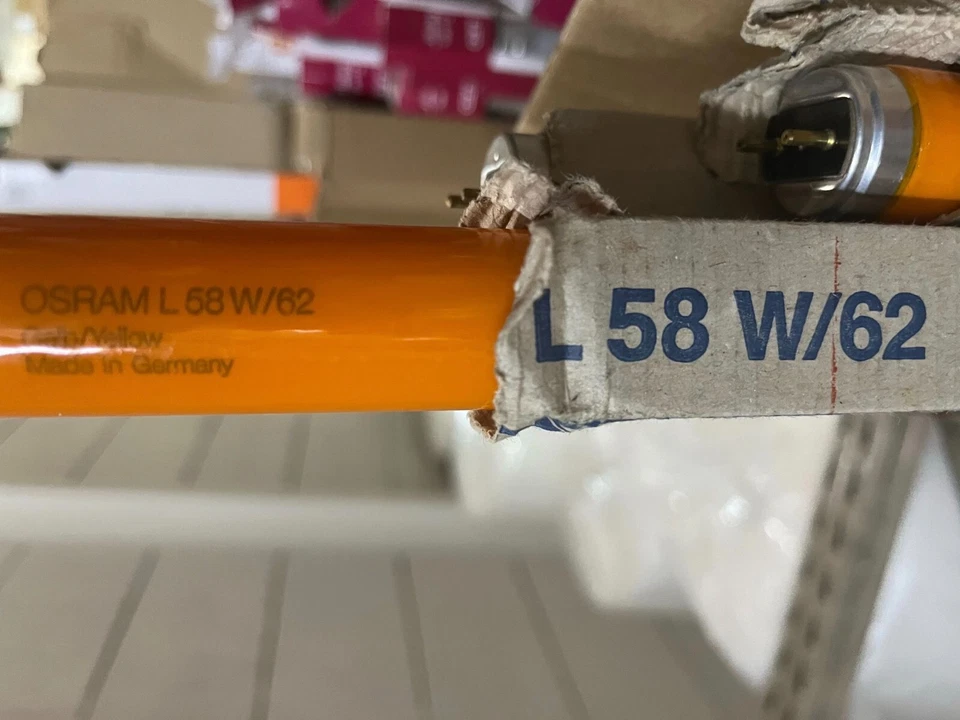 OSRAM Tube Fluorescent T8 58W/62 Jaune Néon GELB/ORANGE ! Tube Fluorescent - Photo 1/1