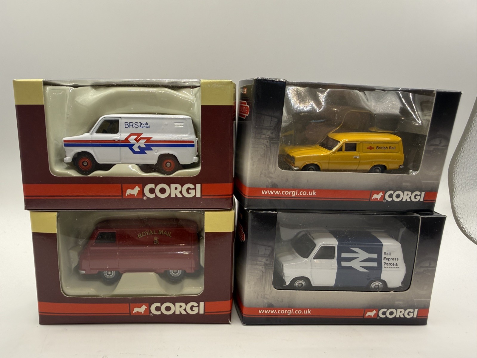 Corgi Trackside vans / cars Joblot X4 1:76 OO Gauge Diecast Model Cars