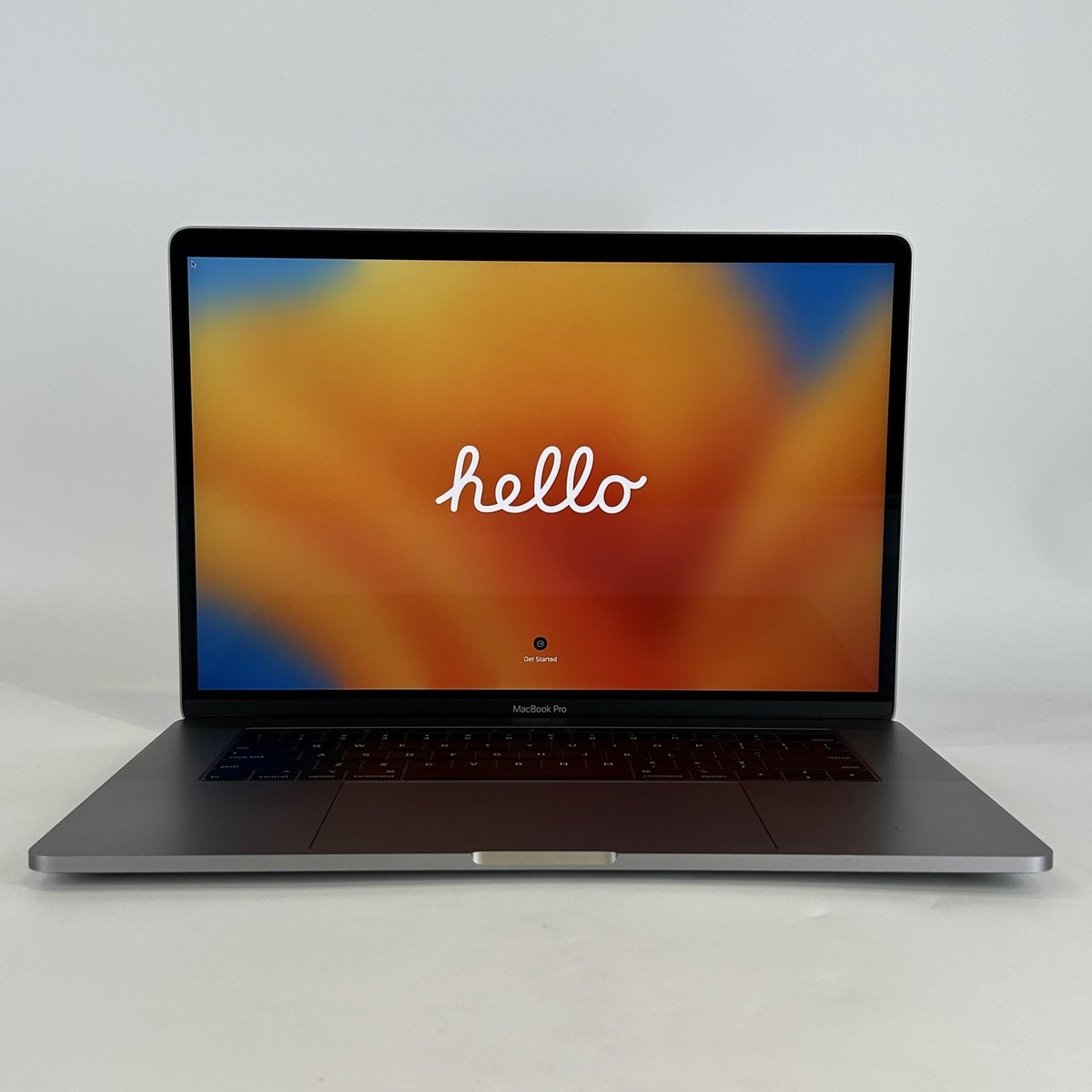 MacBook Pro 15 Touch Bar Gray 2019 2.4 GHz i9 32GB 512GB SSD