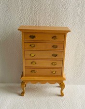 Dolls house Miniature 1:12