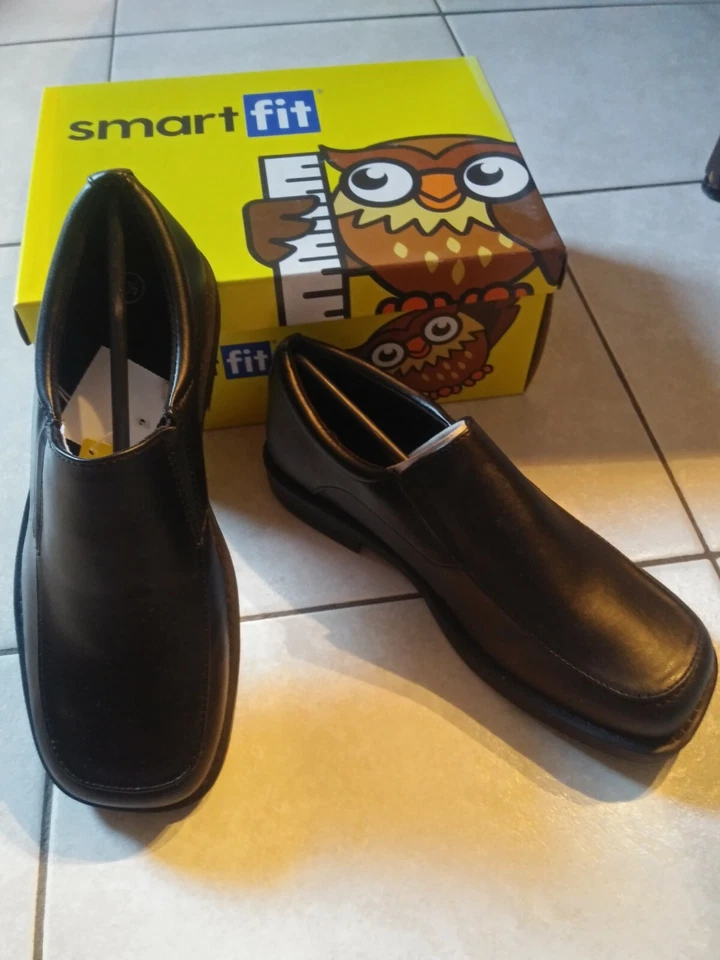 Zapatos sin cordones de vestir Smartfit para niños pequeños Foto 4 de 4