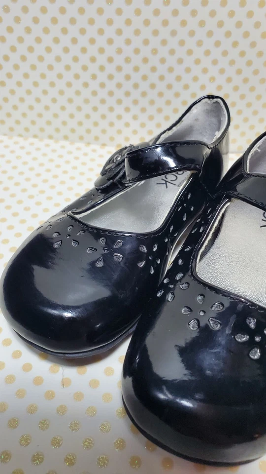 Zapato Nordstrom Rack talla 7, niño/niña - Excelente estado Foto 2 de 4