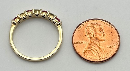 14k Gold Ring set with natural Rubies and Diamonds Size: 8 - Picture 8 of 9