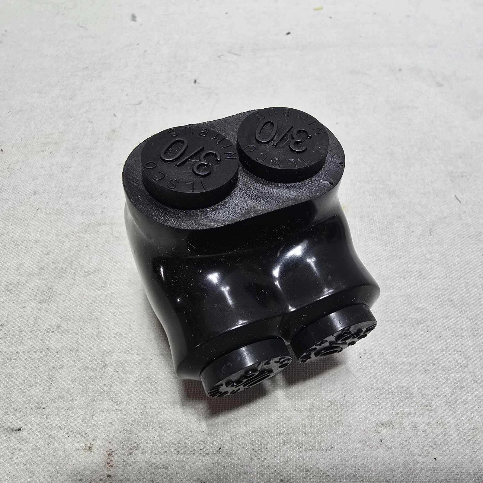 ILSCO NIMBUS PBTD-2-3/0 Dual Sided Insulated Multi-Tap Connector Lug